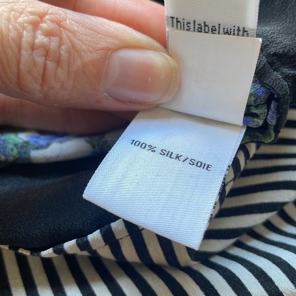 NWOT Diane von Furstenbergerg DVF Floral Striped 100% Silk Blouse M - Picture 6 of 6